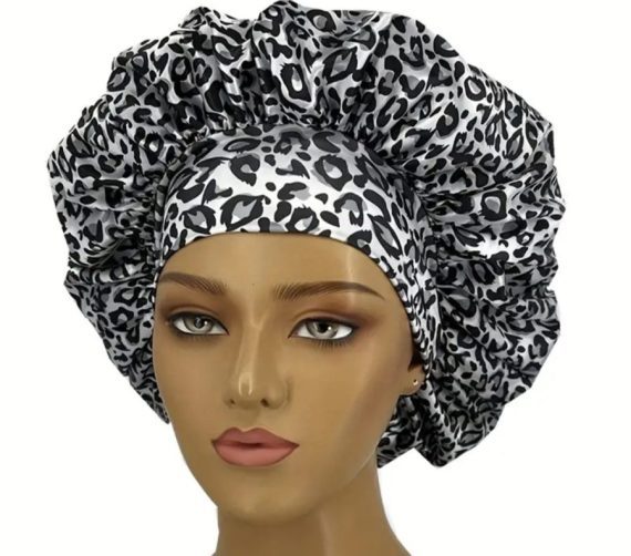 BONET ΣΚΟΥΦΑΚΙ ΥΠΝΟΥ Short - Satin Black & White Animal print - Image 1
